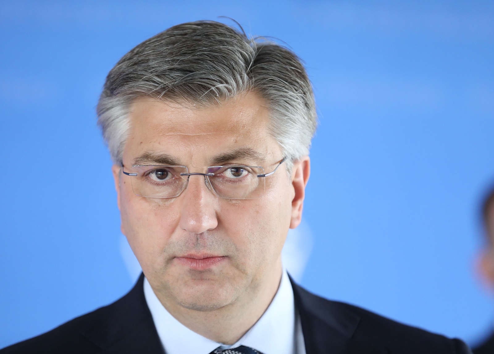 Zagreb, 17.05.2021.- Tematska sjednica Gospodarsko-socijalnog vijeća (GSV) na kojoj  se raspravljalo o reguliranju rada nedjeljom kroz Zakon o trgovini, Akcijskom planu za provedbu Europskog stupa socijalnih prava te revidiranim EU smjernicama za regionalne potpore. Na fotografiji premijer Andrej Plenković daje izjavu.
foto HINA/ Admir BULJUBAŠIĆ/ abu