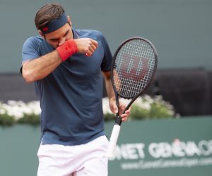 epa09208857 Roger Federer of Switzerland reacts during his second round match against Pablo Andujar of Spain at the ATP 250 Geneva Open tennis tournament in Geneva, Switzerland, 18 May 2021.  EPA/SALVATORE DI NOLFI