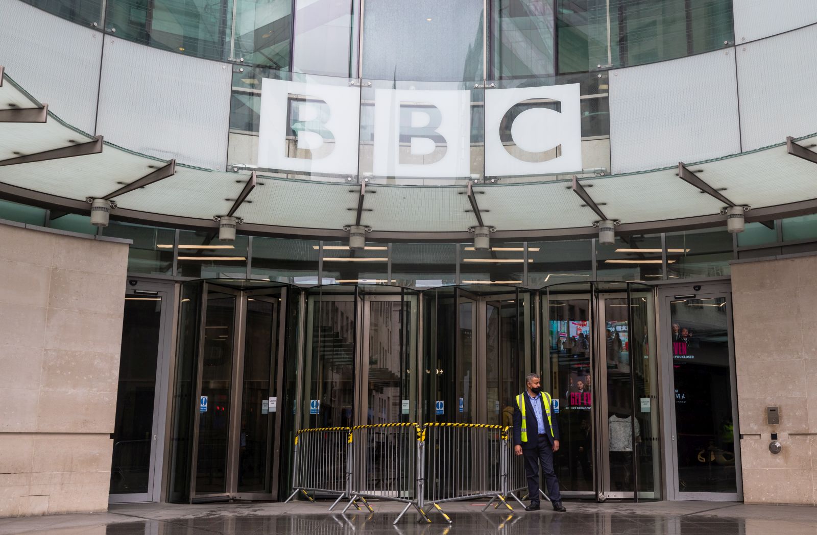 epa09217555 A view of the BBC Broadcasting House offices in London, Britain, 21 May 2021. Media reports that an independent inquiry has found Martin Bashir faked documents for his 1995 BBC interview with Diana, the Princess of Wales.  EPA/VICKIE FLORES