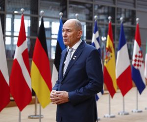 epa09226204 Slovenia's Prime Minister Janez Jansa arrives for a face-to-face EU summit in Brussels, Belgium, 25 May 2021. European Union leaders take part in a two day in-person meeting to discuss the coronavirus pandemic, climate change and Russia relations.  EPA/JOHANNA GERON / POOL