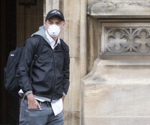 epa09229374 Dominic Cummings, former Special Advisor to British Prime Minister Boris Johnson leaves the Houses of Parliament after giving evidence to PM's in central London, Britain, 26 May 2021. Cummings is giving evidence over the government’s handling of the Covid-19 pandemic crisis.  EPA/FACUNDO ARRIZABALAGA