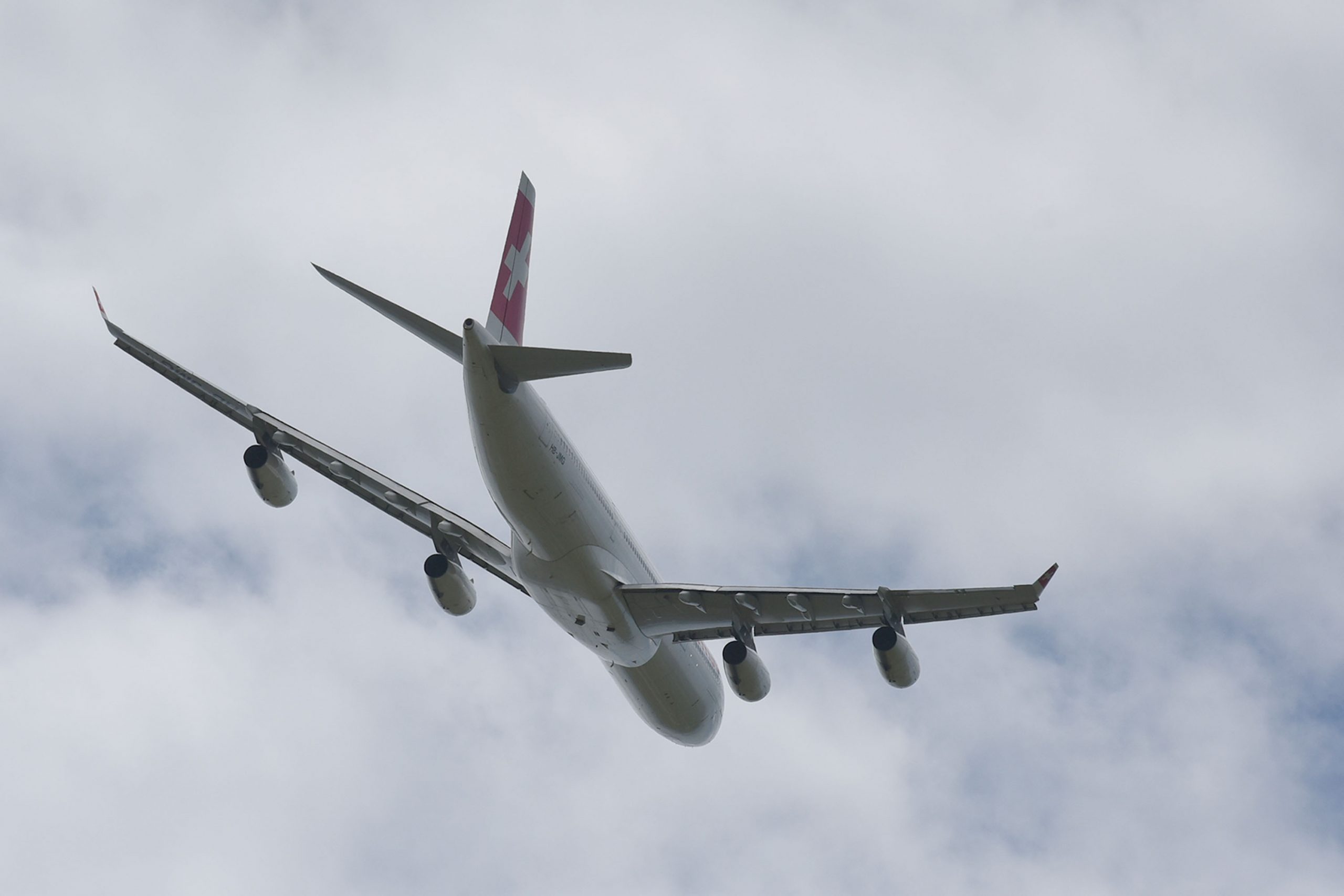 01.06.2016., Pula - Trenazno letenje zrakoplovne kompanije 'Swiss International Air lines' na tipu zrakoplova Airbus A340. 
Photo: Dusko Marusic/PIXSELL
