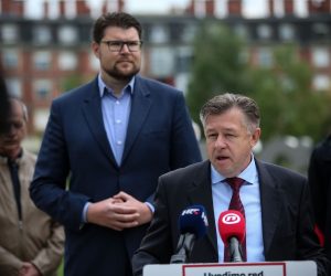 07.05.2021., Velika Gorica - Kandidat za gradonacelnika Velike Gorice Ivo Jelusic dao je izjavu za medije tijekom posjete predsjednika SDP-a Pedje Grbina. Photo: Zeljko Hladika/PIXSELL