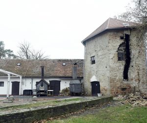 08.02.2021., Sisak - Potres koji je prije vise od mjesec dana "uzdrmao" Sisak nanio je stete i na utvrdi Stari grad. Na tri sredisnje kule ostecena su krovista, dok je cetvrta, cetverokutna kula, pretrpjela veca ostecenja. Photo: Nikola Cutuk/PIXSELL