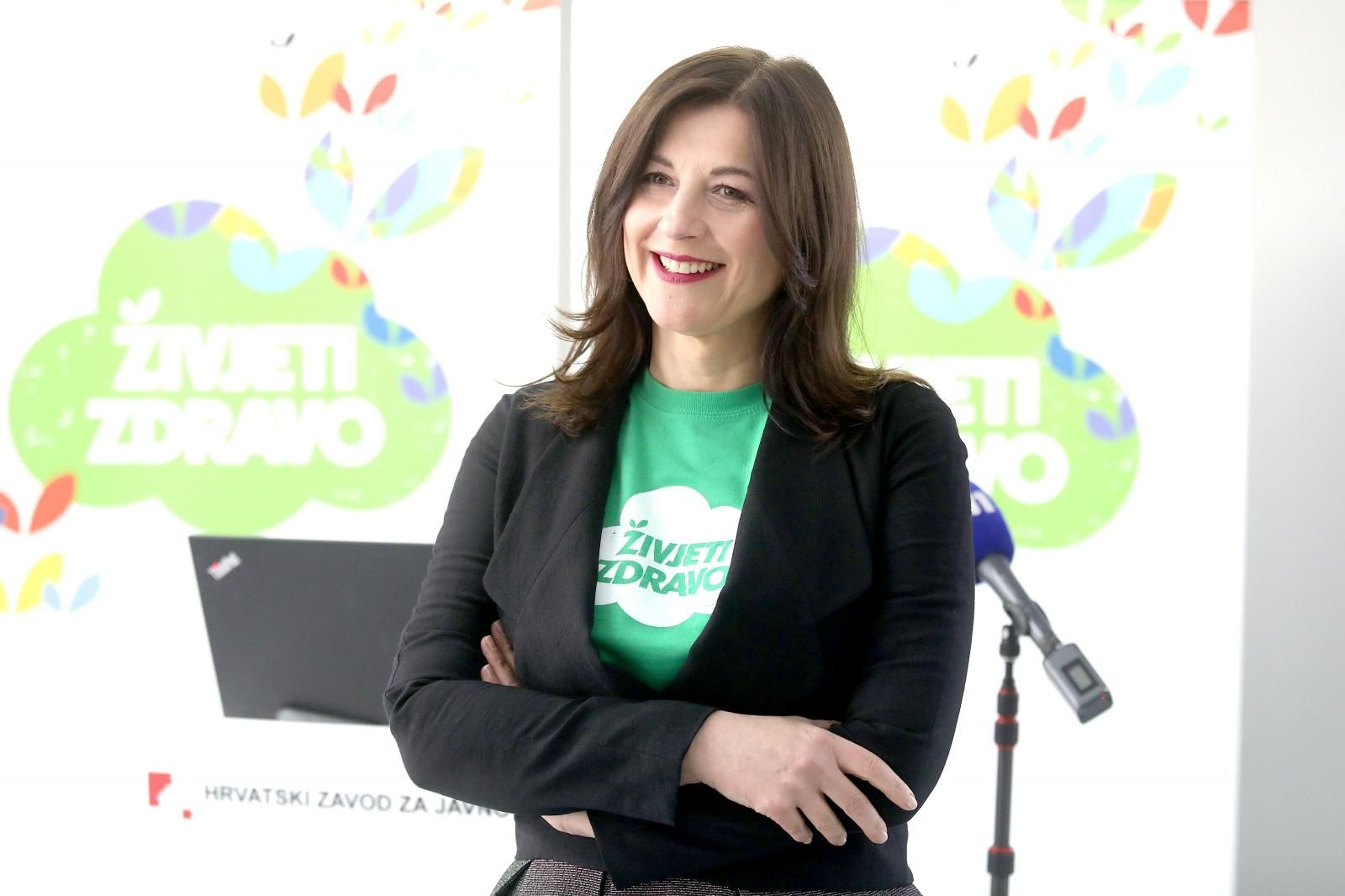10.05.2021., Zagreb - U sklopu projekta Zivjeti zdravo Hrvatskog zavoda za javno zdravstvo pod vodstvom Sanje Music Milanovic, na Svjetski dan kretanja, prigodno su na konferenciji za medije predstavljene uredjene hodacke staze i parkovi ‘Zivjeti zdravo u svim zupanijama'. Konferenciju za medije pozdravno je otvorio ravnatelj HZJZ-a Krunoslav Capak, a  videoporukom se uljucio i Stjepan Mesic, bivsi predsjednik RH.
Photo: Patrik Macek/PIXSELL