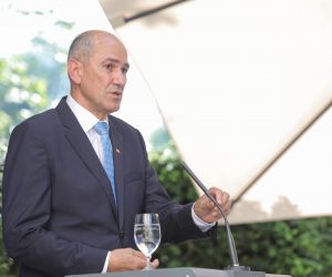 10.07.2020., Otocec ob Krki - Hrvatski premijer Andrej Plenkovic sastao se sa slovenskim kolegom Janezom Jansom. Teme sastanka su hrvatsko-slovenski odnosi i zajednicka borba protiv Covid-19. Photo: Tomislav Miletic/PIXSELL