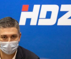 11.05.2021., Petilovrjenci, Dubrovnik - Tema danasnje konferencije za medije HDZ-a koju je predvodio gradonacelnik Mato Frankovic, bila je predskolsko i osnovnoskolsko obrazovanje u koje je, kako je rekao, ulozeno preko 200 milijuna kuna. Najavio je izgradnju novih vrtica u Solitudu i Gruzu, u Hepovoj zgradi koju bi Grad otkupio i bio bi u njemu veliki centralni vrtic za cijelo gradsko podrucje.
Photo: Grgo Jelavic/PIXSELL