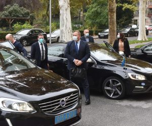 11.11.2020., Zagreb - Delegacija svedske vlade na celu s Goranom Martenssonom u Ministarstvu obrane predala je zavrsnu ponudu za borbene zrakoplove Gripen. Photo: Davorin Visnjic/PIXSELL