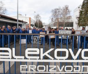 13.03.2018., Velika Gorica - Strajk u Dalekovod Proizvodnji, d.o.o. nakon neuspjelih pregovora o novom kolektivnom ugovoru poceo je 6 sati i trajat ce do ispunjenja zahtjeva Sindikata Dalekovod proizvodnje.
Photo: Davor Visnjic/PIXSELL