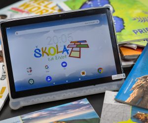 13.03.2020., Zagreb - U osnovnim skolama ucenici predmetne nastave od petog do osmog razreda koristit ce tablete kako bi pratili nastavu od kuce.
Photo: Sandra Simunovic/PIXSELL