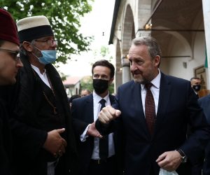 13.05.2021., Sarajevo, Bosna i Hercegovina - Vjernici su se i jutros okupili u i ispred Gazi Husrev-begove dzamije u Sarajevu i klanjali bajram-namaz, treci u doba pandemije koronavirusa. Bakir Izetbegovic
Photo: Armin Durgut/PIXSELL