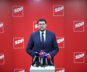 13.05.2021., Zagreb - Kandidat za gradonacelnika Zagreba Josko Klisovic predstavio je na konferenciji za novinare program za financije. Konferenciji je prisustvovao i predsjednik SDP-a Pedja Grbin, Dina Vasic kandidatkinja za zamjenicu gradonacelnika i saborski zastupnik Boris Lalovac, potpredsjednik saborskog Odbora za financije i drzavni proracun. Photo: Sanjin Strukic/PIXSELL
