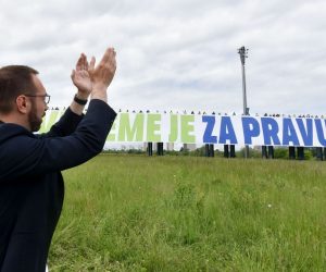 14.05.2021.,Zagreb - Kandidat za gradonacelnika Grada Zagreba Tomislav Tomasevic i predsjednici stranaka koalicije Možemo! -  Zagreb je NAS! - Zelena alternativa ORaH - Nova ljevica - Za Grad! ispod Mosta slobode odrzali svoju zavrsnu konferenciju za medije. 
Photo: Davorin Visnjic/PIXSELL