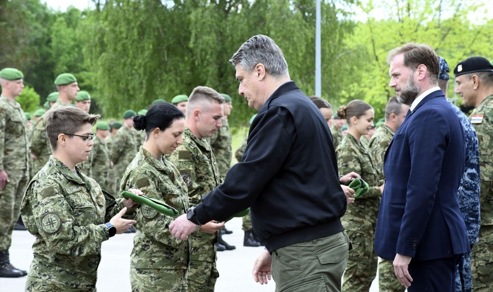 14.05.2021., Petrinja - Predsjednik Republike i vrhovnog zapovjednika Oruzanih snaga Republike Hrvatske Zoran Milanovic, ministar obrane RH Mario Banozic i nacelnik GS OS RH Robert Hranj  sudjelovali su na svecanom obiljezavanju 30. obljetnice ustrojavanja 2. gardijske brigade „Gromovi“ i urucenju beretki pripadnicima 2. mehanizirane bojne „Gromovi". 
Photo: Nikola Cutuk/PIXSELL