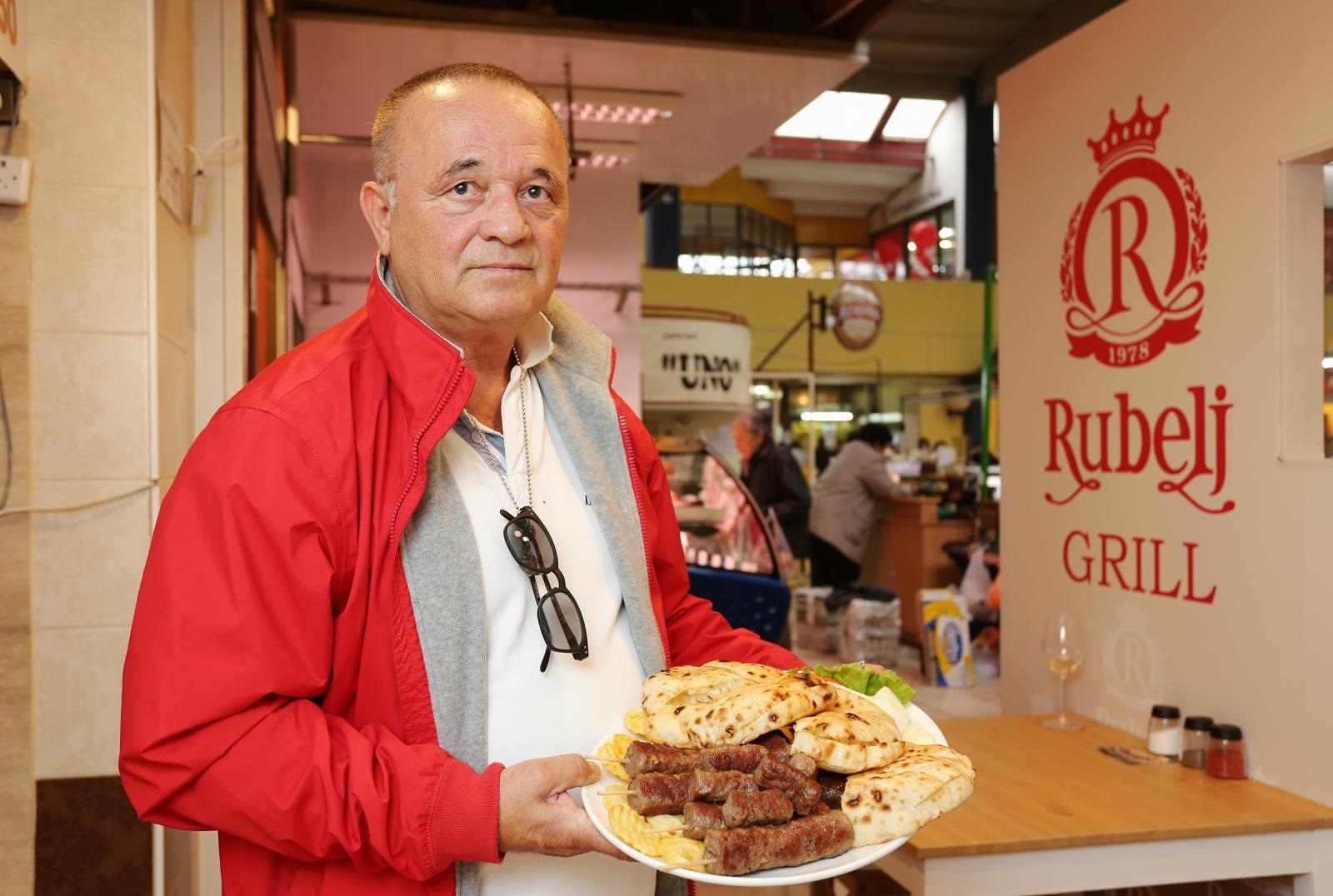 15.10.2016., Zagreb - Veliki povratak Rubelj grilla, pecenjara na trznici Dubrava. Ivan Rubelj. 
Photo: Tomislav Miletic/PIXSELL
