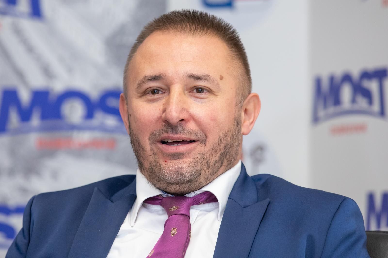 16.02.2021., Prostorije MOST-a, Dubrovnik - Konferencija za medije MOST-a. Mostov gradski vijecnik i koordinator za Dubrovnik Maro Kristic kandidat je te stranke za gradonacelnika Grada Dubrovnika.  Iako je bila najavljeno da ce predstaviti kandidata za zupana, a u medijima se spekuliralo da bi to mogao biti celnik mosta Bozo Petrov, na konferenciji za medije je sam Petrov demantirao te navode objasnivsi kako ce o kandidatu za to mjesto odlucivati clanovi stranke jer imaju „neke nove fine informacije“.
Photo: Grgo Jelavic/PIXSELL
