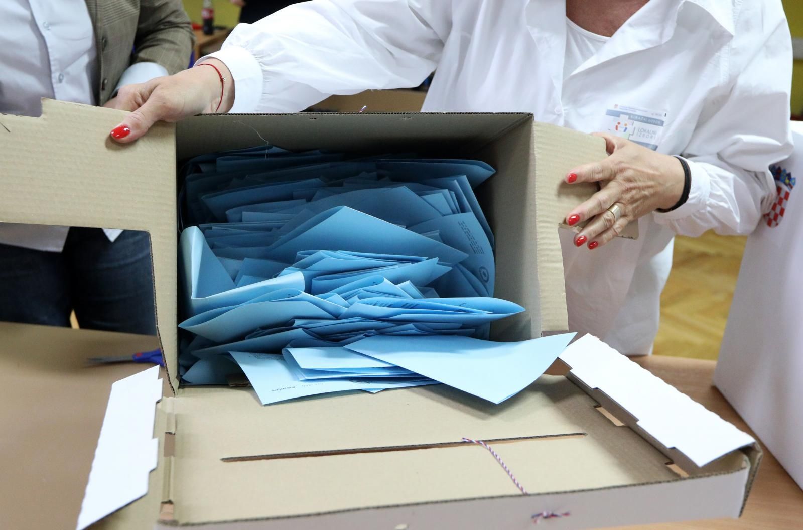 16.05.2021., Sibenik - Zatvorena su biralista na kojim su biraci iz Republike Hrvatske glasovali za izbor lokalnih duznosnika zupanija, gradova i opcina.
Photo: Dusko Jaramaz/PIXSELL