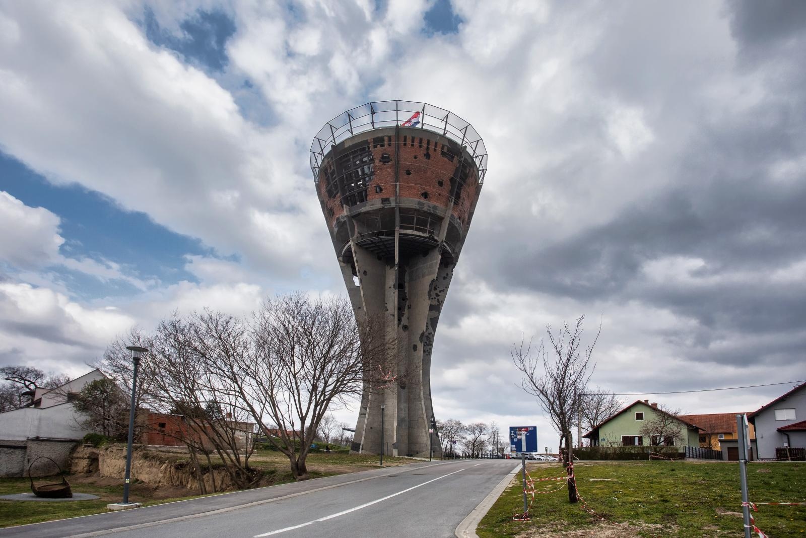 17.03.2021.,Vukovar - Gradonacelnik Vukovara Ivan Penava i direktor tvrtke Vukovarski vodotoranj - simbol hrvatskog zajednistva, Darijan Zeko, odrzali su konferenciju za medije povodom primanja Vukovarskog vodotornja u clanstvo medjunarodne organizacije World Federation of Great Towers (WFGT). Organizacija, osnovana 1989. godine, broji preko 50 medjunarodnih clanova, a posvecena je promociji, umrezavanju, razmjeni ideja i partnerstava medju svjetskim tornjevima. Photo: Davor Javorovic/PIXSELL