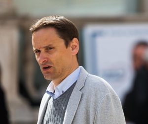 17.04.2021., Zadar - Marko Vucetic dao je dao je potpis za kandidatu za gradonacelnika Zadra Eniju Mestrovicu aka Ricardu. Photo: Marko Dimic/PIXSELL
