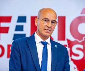 17.05.2021. ,Pula  - 
SDP-ov kandidat za Istarskog zupana Danijel Feric s gradonacelnikom Umaga Vili Bassaneseom odrzao je preskonfereciju povodom ulaska u drugi krug. 
Photo: Srecko Niketic/PIXSELL