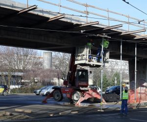 19.02.2021., Zagreb - Zbog radova na juznom vijaduktu Mosta Mladosti od danas u 8.30 do nedjelje u 17 sati onemoguceno je kretanje vozila preko kruznog toka u Zaprudju u smjeru Novog Zagreba.
Photo: Patrik Macek/PIXSELL