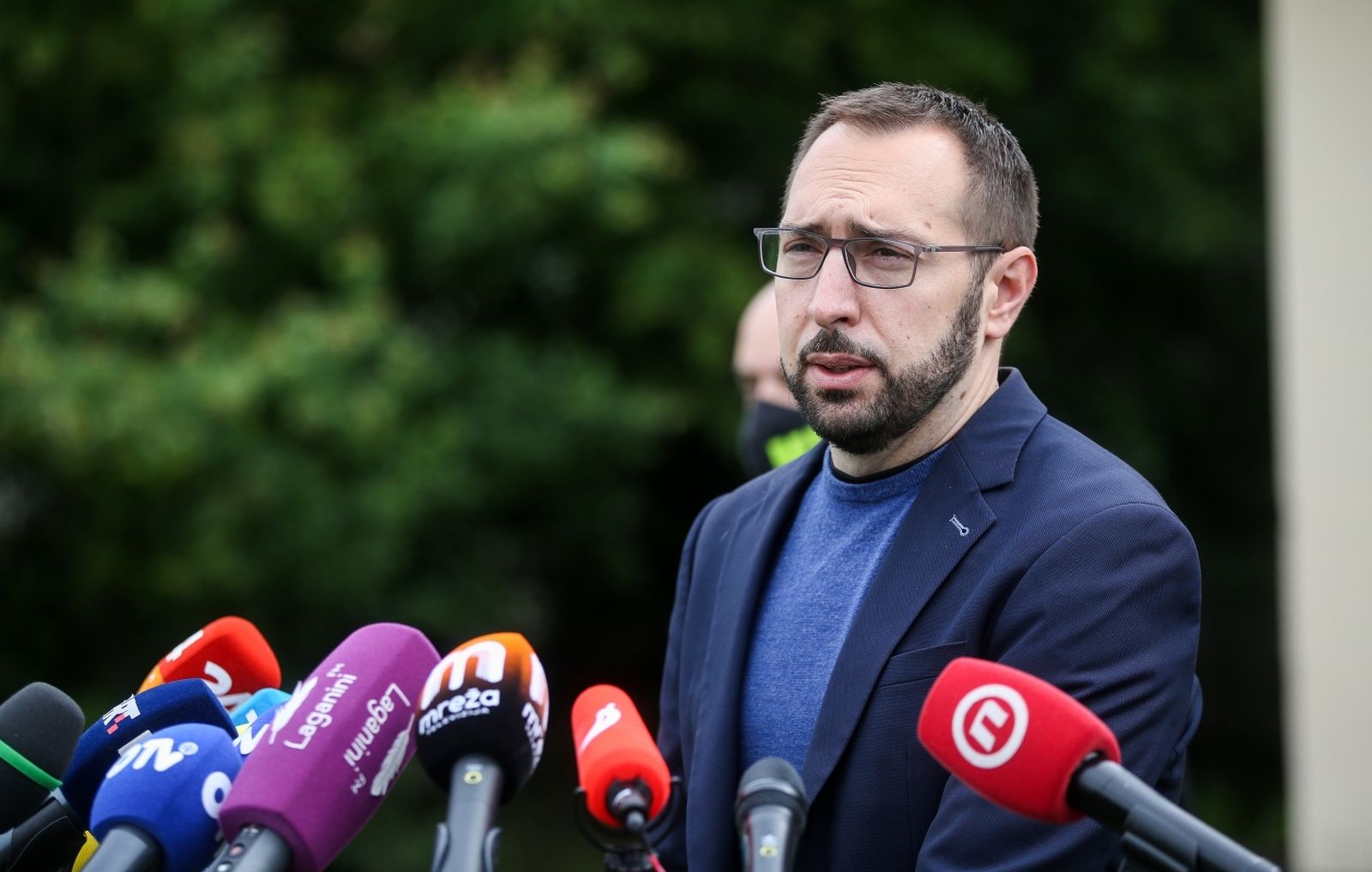 20.05.2021., Zagreb - Gradonacelnicki kandidat Tomislav Tomasevic kod trnjanske ustave na adresi Trnjanski nasip 50a odrzao je konferenciju za medije. Photo: Zeljko Hladika/PIXSELL