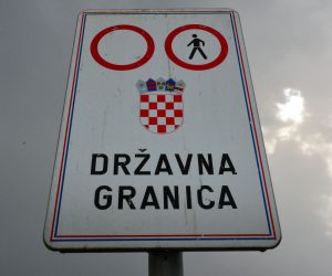 20.08.2015., Slavonski Brod - Granicna policija budno motri razvoj situacije eventalnog vala imigranata u Republiku Hrvatsku, koji ovisi o razvoju situacije u Madjarskoj i Srbiji. Pojacano se nadzire vanjska granica EU, uz maksimalno angaziranje policije na zastiti drzavne granice.
Photo: Ivica Galovic/PIXSELL