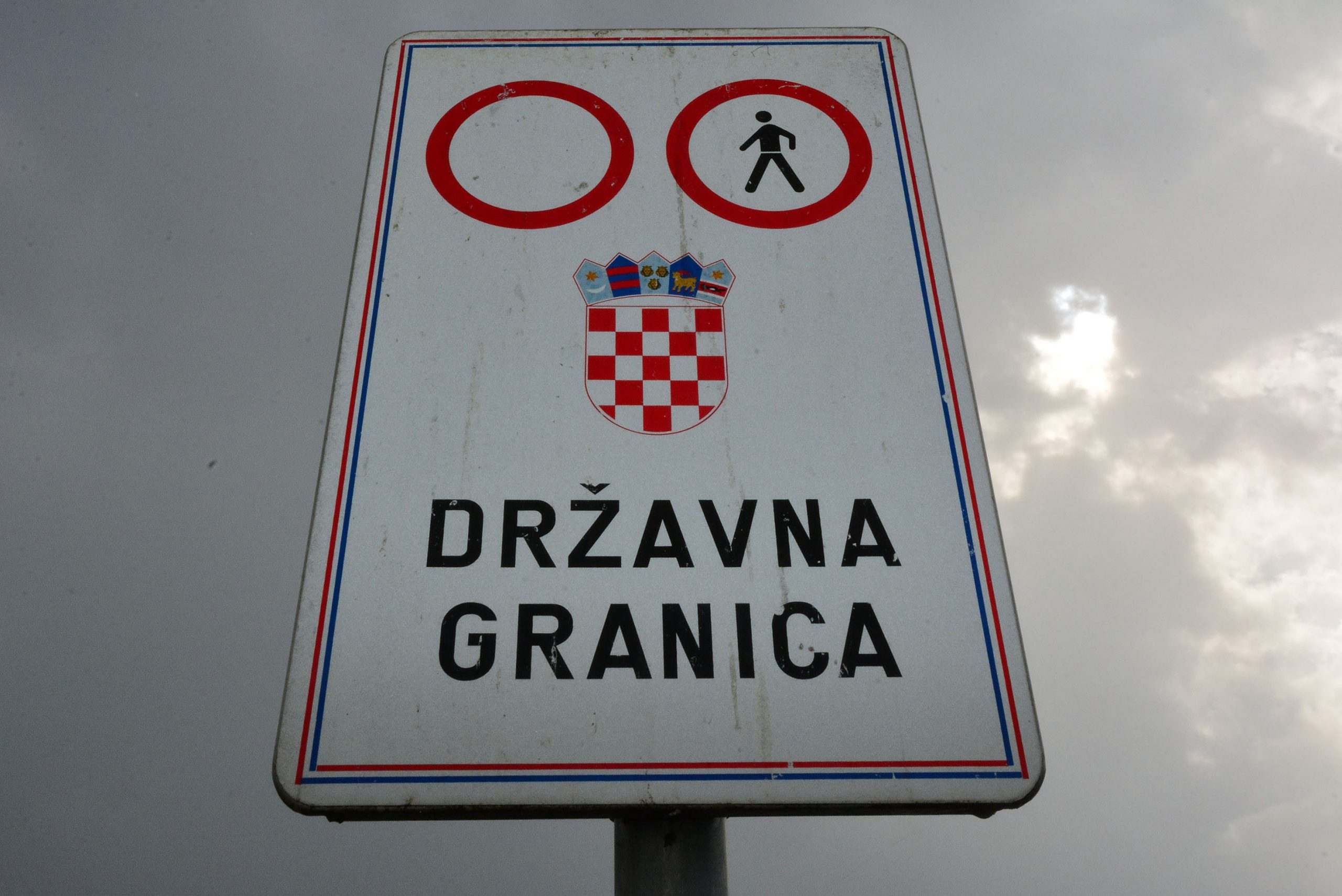 20.08.2015., Slavonski Brod - Granicna policija budno motri razvoj situacije eventalnog vala imigranata u Republiku Hrvatsku, koji ovisi o razvoju situacije u Madjarskoj i Srbiji. Pojacano se nadzire vanjska granica EU, uz maksimalno angaziranje policije na zastiti drzavne granice.
Photo: Ivica Galovic/PIXSELL