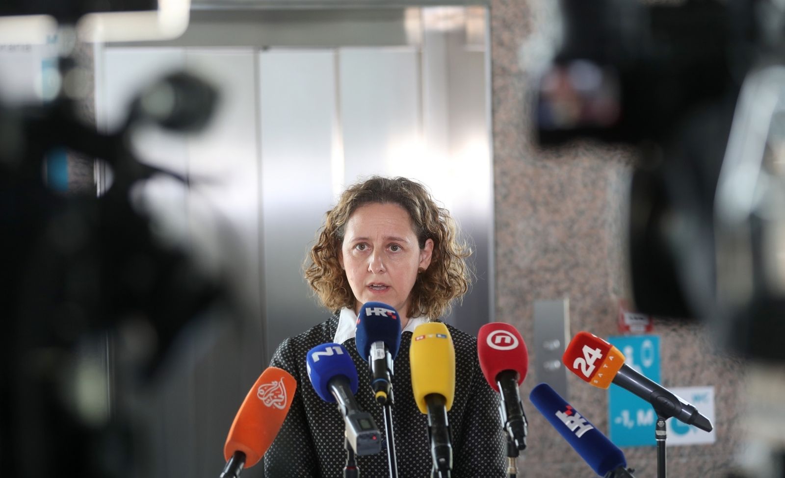21.04.2021., Zagreb - Ministri RH se obratili medijima prije pocetka sjednice Vlade u Nacionalnoj i sveucilisnoj knjiznici. Photo: Zeljko Lukunic/PIXSELL
