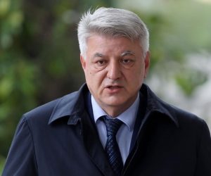 22.02.2021., Rijeka - Redovita tjedna konferencija za medije zupana Primorsko-goranske zupanije ispred Pomorskog i povijesnog muzeja Hrvatskog primorja. Zupan Zlatko Komadina Photo: Goran Kovacic/PIXSELL