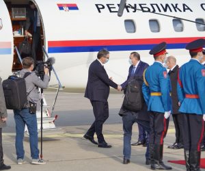 22.04.2021., Aerodrom Mahovljani, Banja Luka, Bosna i Hercegovina - Delegaciju Srbije, koju predvodi predsjednik Aleksandar Vucic, na Aerodromu "Banjaluka" u Mahovljanima docekao je srpski clan i predsjedavajuci Predsjednistva BiH Milorad Dodik. U delegaciji Srbije prisutni su i Ivica Dacic, predsjednik Skupstine Srbije, Ana Brnabic, premijerka Srbije, kao i ministar unutrasnjih poslova Srbije Aleksandar Vulin. U okviru posjete RS, Aleksandru Vucicu bit ce uruceno priznanje Kljuc grada Banjaluke, koje mu je dodijelila Skupcina Grada Banjaluka.
Photo: Dejan Rakita/PIXSELL
