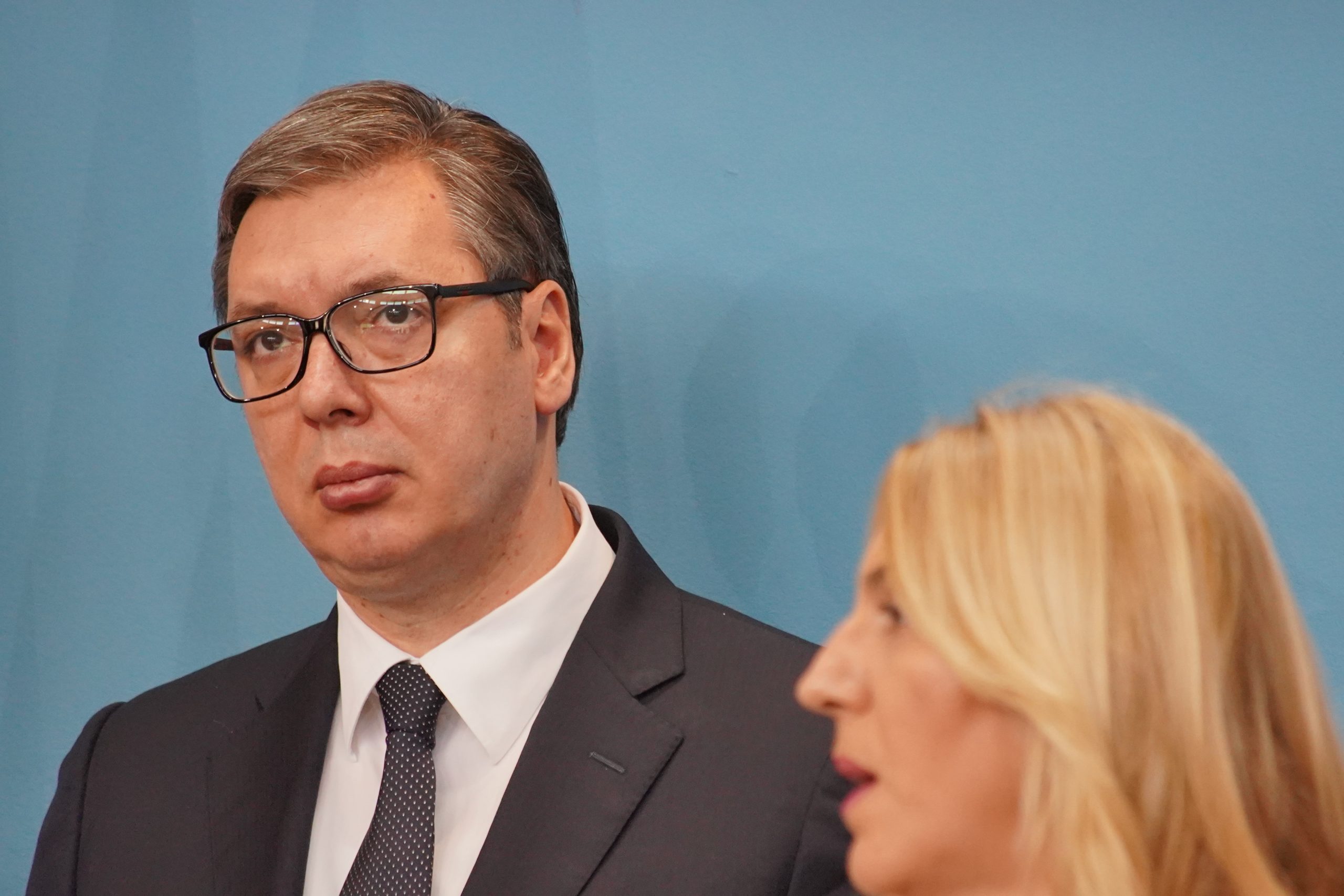 22.04.2021., Palata Republike, Banjaluka (BiH) – Delegacija Srbije, koju predvodi predsjednik Aleksandar Vucic, odrzala je s predstavnicima RS i Miloradom Dodikom, predsjedvajucim Predsjednistva BiH, sjednicu Vijeca za suradnju RS i Srbije u Palati Republike. U delegaciji Srbije prisutni su i Ivica Dacic, predsjednik Skupstine Srbije, Ana Brnabic, premijerka Srbije, kao i ministar unutrasnjih poslova Srbije Aleksandar Vulin. Vijece za suradnju RS i Republike Srbije realizira implementaciju Sporazuma o specijalnim i paralelnim vezama entiteta RS i Srbije, na kome ce biti analizirano ostvarenje dosadasnjih zajedickih projekata i razmotreni planovi buducih projekata RS i Srbije. Tijekom posjete predsjednik Vucic i premijerka Ana Brnabic sastali su se sa predsjednicom RS Zeljkom Cvijanovic, premijerom RS Radovanom Viskovicem, dok se predsjednik srbijanskog parlamenta Ivica Dacic sastao sa predsjednikom Narodne skupcine RS Nedeljkom Cubrilovicem.
Photo: Dejan Rakita/PIXSELL