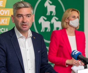 24.05.2021., Pula  - 
U prostorijama IDS-a odrzana je  konferencija za medije na kojoj su bili prisutni Boris Miletic , Elena Puh Belci te Valter Flego. 
Photo: Srecko Niketic/PIXSELL