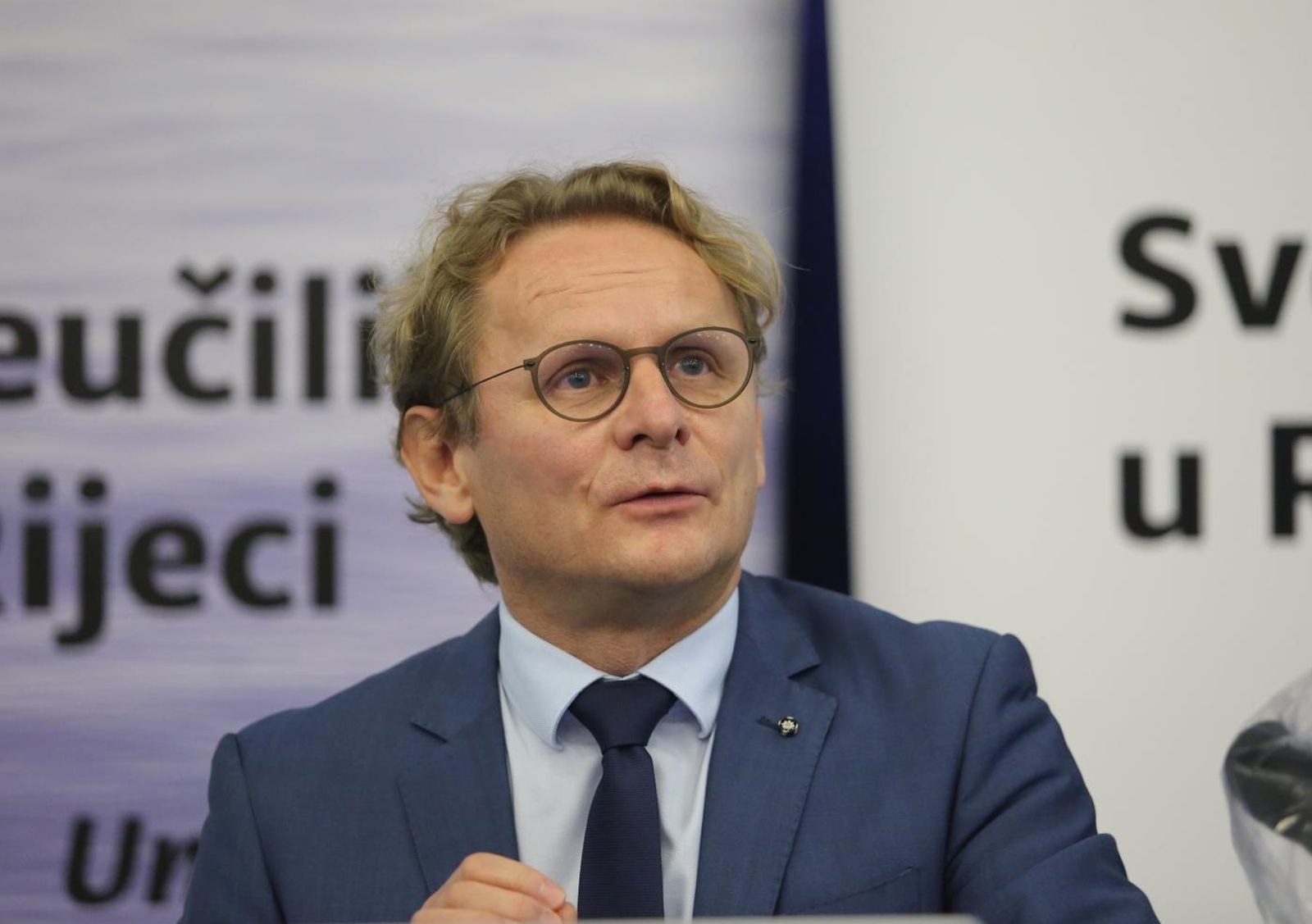 24.09.2020., Rijeka -  Interdisciplinarni znanstveni skup posvecen virusu COVID-19 pod nazivom "Advancement in Virology Research & an Opportunity to Improve International Impact of the University of Rijeka". Na skupu u prostoru Gradjevinskog fakulteta govorili su: Ivan Djikic, Daniel Rukavina, Stipan Jonjic i Snjezana Prijic Samarzija.
Photo:Goran Kovacic/PIXSELL