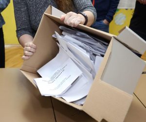 26.05.2019., Sibenik - Zatvorena su biralista na kojima su biraci iz Republike Hrvatske glasovali za zastupnike za Europski parlament. Pocelo je prebrojavanje. 
Photo: Dusko Jaramaz/PIXSELL
