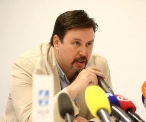 26.11.2020., Zagreb - Hrvatske udruge poslodavaca te drugih ugostiteljskih i poslodavackih udruzenja, na konferenciji za medije iznijeli prijedloge mjera kojima bi se ublazio ucinak zatvaranja poslovanja, zbog vladinih mjera suzbijanja epidemije koronavirusa koje se ticu ugostiteljstva. Na konferenciji za medije sudjelovali su predstavnici HUP-a, Nacionalne udruge ugostitelja, Udruzenja ugostitelja Zagreb i Udruge Glas poduzetnika. Hrvoje Bujas. 
Photo: Matija Habljak/PIXSELL