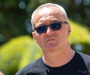 27.05.2021.,Pula - Na Forumu ispred Gradske palace u Puli odrzana je konferencija za medije na kojoj su govorili Hrvoje Zovko, predsjednik HND-a i Ema Tarabochia, glavna tajnica HND-a te novinari Glasa Istre. Tema konferencije bila je situacija u Glasu Istre i prosvjedno pismo novinara i novinarki Glasa Istre u kojem upozoravaju na neprihvatljivo ponasanje glavnog urednika Roberta Franka u kampanji za lokalne izbore. 
Photo: Srecko Niketic/PIXSELL