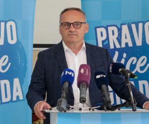 28.05.2021., Osijek - Konferencija za novinare nezavisnog kandidata za gradonacelnika grada Osijeka, Berislava Mlinarevica. Photo: Dubravka Petric/PIXSELL