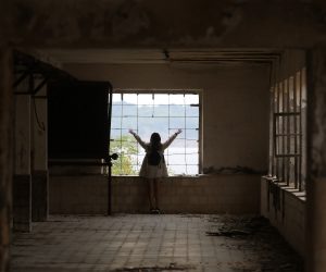 29.09.2019., Goli otok - Goli otok nalazi se u sjevernom dijelu Velebitkog kanala, izmedju otoka Raba, Prvica i Svetog Grgura .Goli otok u proslosti je sluzio za ispasu ovaca do 1. Svjetkog rata kada ga Austro-ugarska pretvara u logor za ruske zarobljenike. Nakon sukoba Josipa Broza Tita i iJosifa Visarionovica Staljina 1948. jugoslavenska vlast pretvara u logor za politicke zatvorenike. Do 1956. g. logor je spadao pod federalnu vlast, a zatim prelazi u nadleznost SR Hrvatske i u logor uz politicke zatvorenike smijestaju i zatvorenike koji su pocinili teske kriminalne radnje, ubojstva, kradje. Logor je prestao s radom 1988., a potpuno je napusten 1989. god. Goli otok sad posjecuju samo radoznali turisti i poneko izaslanstvo koje komemorirar stradale politicke zatvorenike. 
Photo: Boris Scitar/Vecernji list/PIXSELL