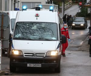 29.12.2020., Zagreb - Klinicki bolnicki centar Sestre milosrdnice iscekuje dolazak pacijenata iz Sisacko-moslavacke zupanije gdje je bio epicentar danasnjeg potresa. 
Photo: Matija Habljak/PIXSELL