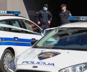 31.05.2021., Zagreb - U jednom od stanovu u stambenoj zgradi na Lanistu doslo je do eksplozije u ranim jutarnjim satima. Jedan stan i lift na trecem katu jace su osteceni te je jedna osoba ozlijedjena. Photo: Jurica Galoic/PIXSELL