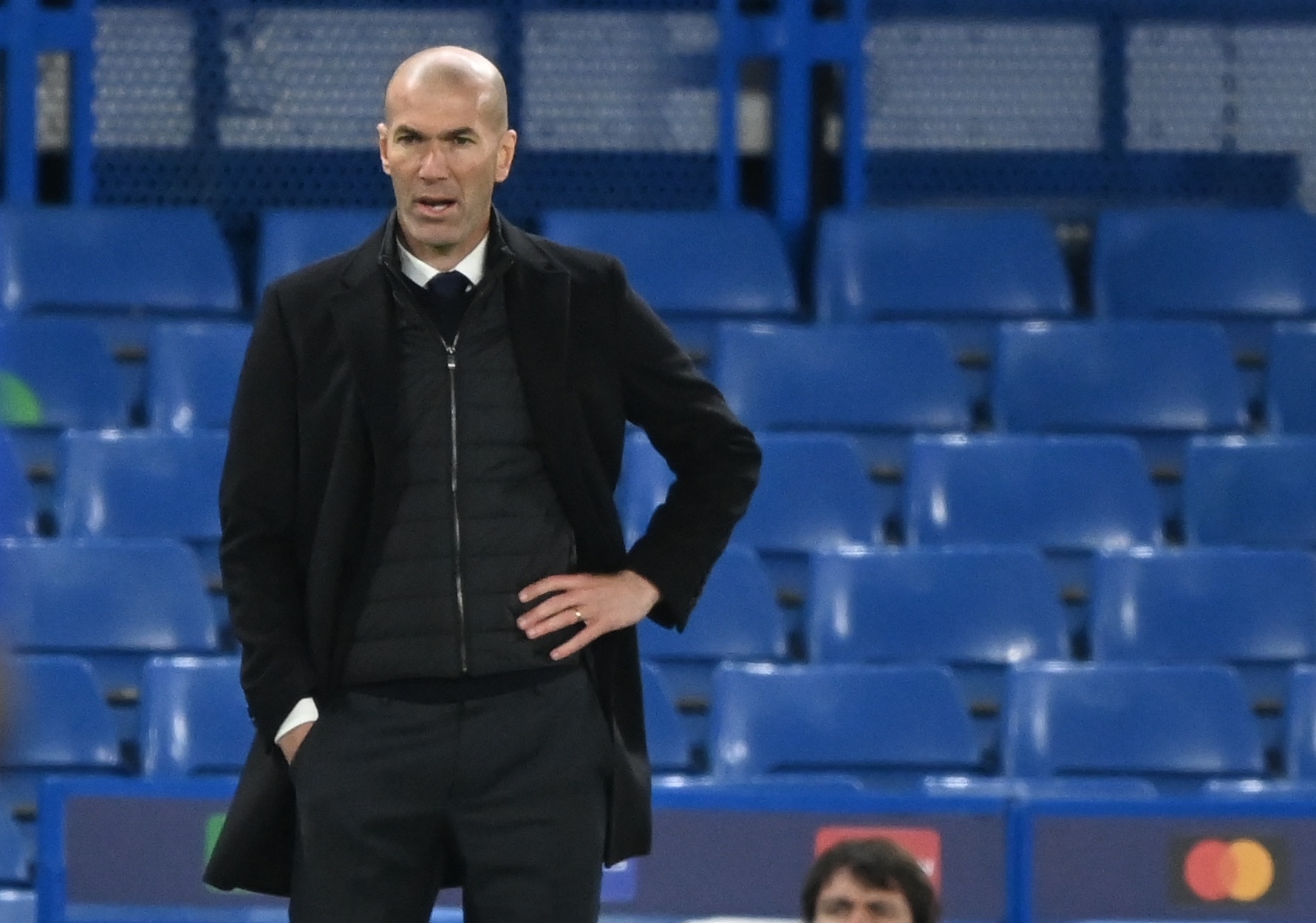 Champions League - Semi Final Second Leg - Chelsea v Real Madrid Soccer Football - Champions League - Semi Final Second Leg - Chelsea v Real Madrid - Stamford Bridge, London, Britain - May 5, 2021 Real Madrid coach Zinedine Zidane REUTERS/Toby Melville TOBY MELVILLE