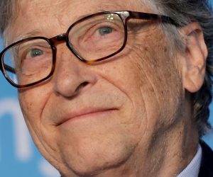 FILE PHOTO: Bill Gates speaks at a panel discussion in Washington FILE PHOTO: Bill Gates attends a panel discussion on Building Human Capital during the IMF/World Bank spring meeting in Washington, U.S., April 21, 2018. REUTERS/Yuri Gripas/File Photo YURI GRIPAS