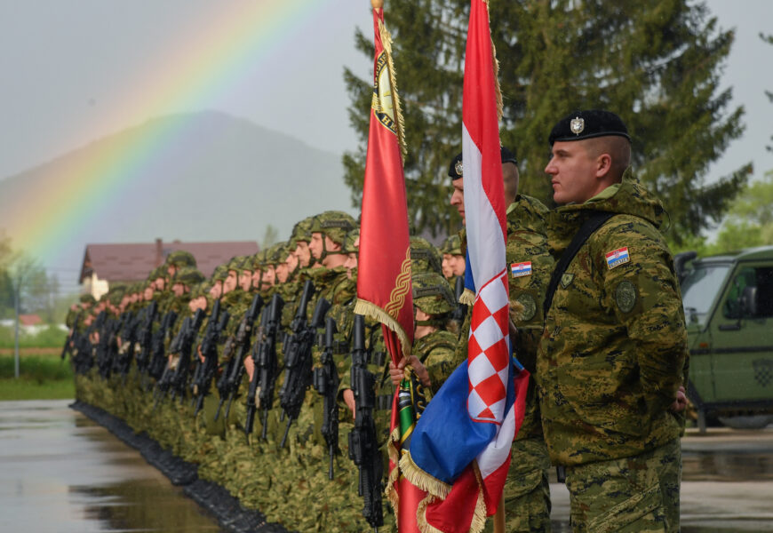 U vojarni u Gospiću je održan svečani ispraćaj Motorizirane satnije u NATO operaciju KFOR u Republiku Kosovo | Foto: MORH/J. Kopi