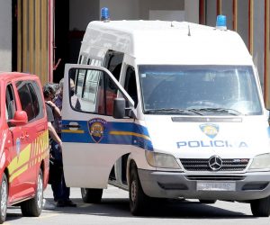 17.06.2021. Zagreb - Policija i Uskok upali u GSKG: Uhicene cetiri osobe, medju njima i voditelj. Dovodjenje osumnjicenih

Photo: Patrik Macek/PIXSELL