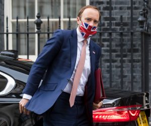 epa09231527 British Health Secretary Matt Hancock arrives in Downing Street ahead of a press conference in London, Britain, 27 May 2021. Prime Minister Johnson has rejected claims by his former closest adviser Dominic Cummings that government mistakes led to thousands of extra Covid deaths. Hancock, who was accused by Cummings of lying about his handling of the pandemic claims the allegations are false.  EPA/VICKIE FLORES