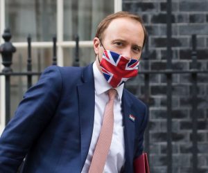 epa09231527 British Health Secretary Matt Hancock arrives in Downing Street ahead of a press conference in London, Britain, 27 May 2021. Prime Minister Johnson has rejected claims by his former closest adviser Dominic Cummings that government mistakes led to thousands of extra Covid deaths. Hancock, who was accused by Cummings of lying about his handling of the pandemic claims the allegations are false.  EPA/VICKIE FLORES