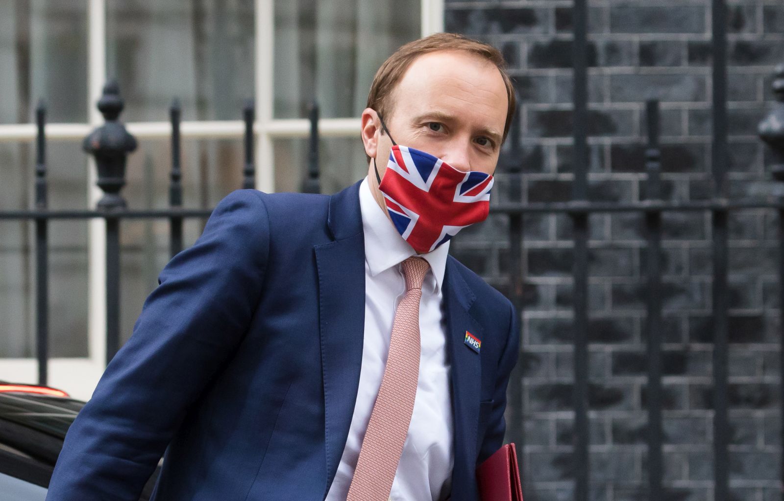 epa09231527 British Health Secretary Matt Hancock arrives in Downing Street ahead of a press conference in London, Britain, 27 May 2021. Prime Minister Johnson has rejected claims by his former closest adviser Dominic Cummings that government mistakes led to thousands of extra Covid deaths. Hancock, who was accused by Cummings of lying about his handling of the pandemic claims the allegations are false.  EPA/VICKIE FLORES
