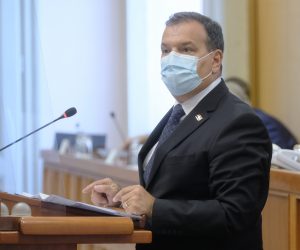 Zagreb, 01.06.2021 - Rasprava u Hrvatskom saboru o Prijedlogu za pokretanje pitanja povjerenja Viliju Berošu, ministru zdravstva u Vladi Republike Hrvatske.
Na fotografiji Vili Beroš.
foto HINA/ Edvard ŠUŠAK/ es