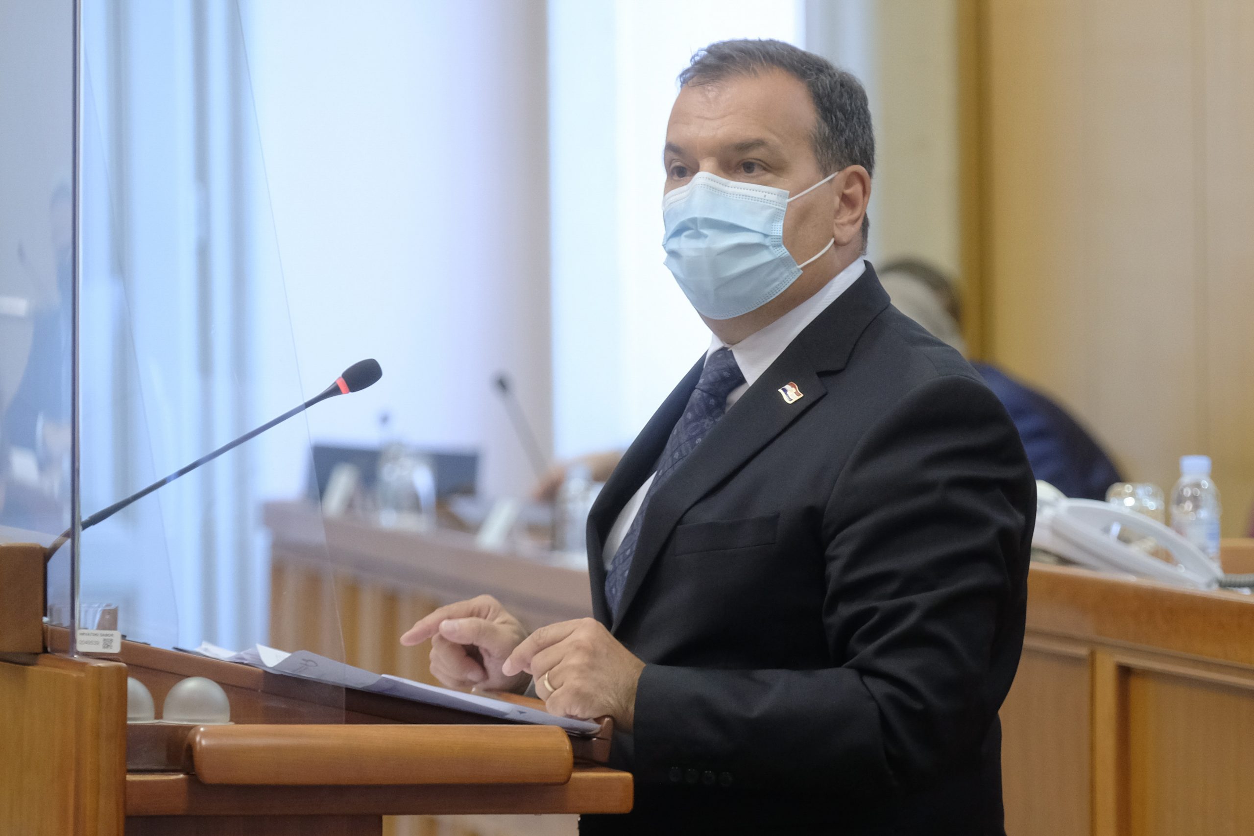 Zagreb, 01.06.2021 - Rasprava u Hrvatskom saboru o Prijedlogu za pokretanje pitanja povjerenja Viliju Berošu, ministru zdravstva u Vladi Republike Hrvatske.
Na fotografiji Vili Beroš.
foto HINA/ Edvard ŠUŠAK/ es